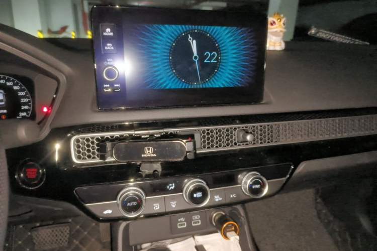 Used Honda Civic 2023 240TURBO CVT Dynamic Edition Audio And AC Panel