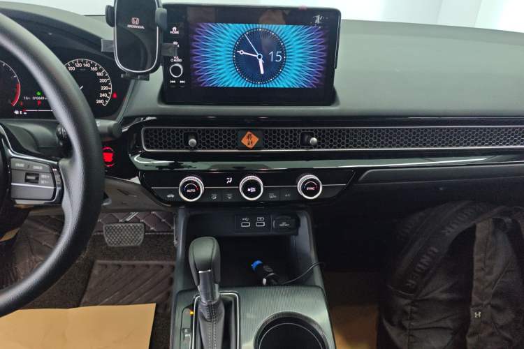 Used Honda Civic 2023 HATCHBACK 240TURBO CVT Zhiyue Edition Audio And AC Panel