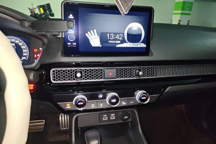 Used Honda Civic 2023 HATCHBACK 240TURBO CVT Extreme Edition Audio And AC Panel