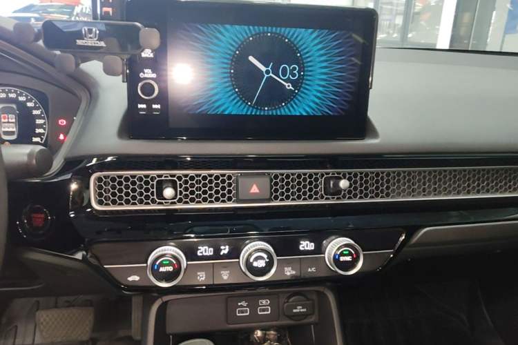 Used Honda Civic 2023 240TURBO CVT Dynamic Edition Audio And AC Panel