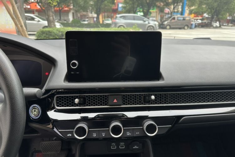 Used Honda Civic 2023 240TURBO CVT Dynamic Edition Audio And AC Panel