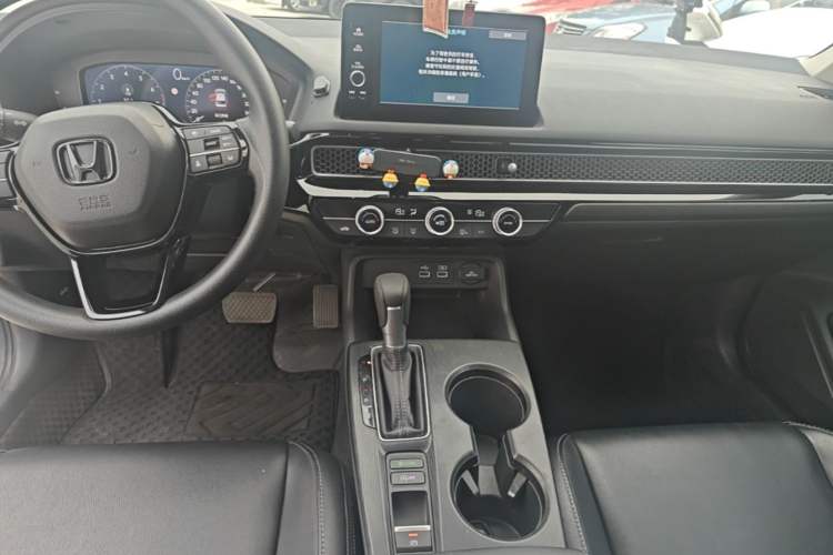 Used Honda Civic 2023 240TURBO CVT Dynamic Edition Audio And AC Panel