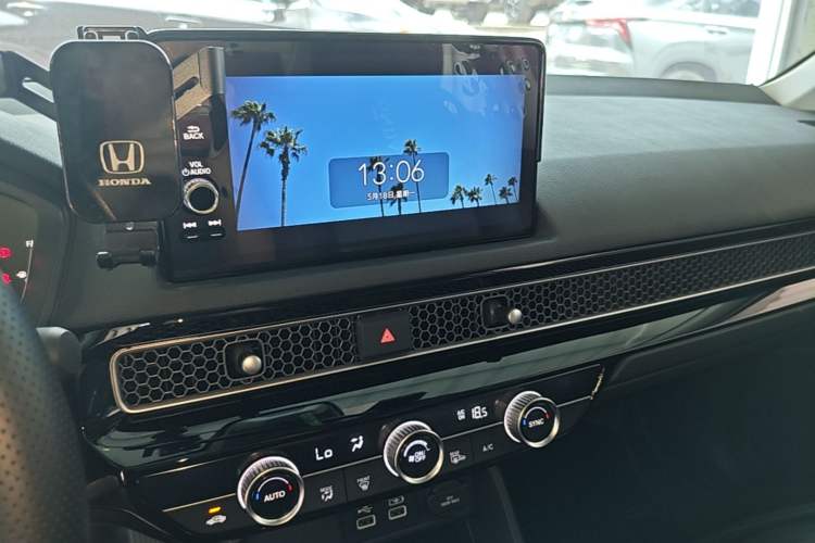 Used Honda Civic 2023 240TURBO CVT Dynamic Edition Audio And AC Panel