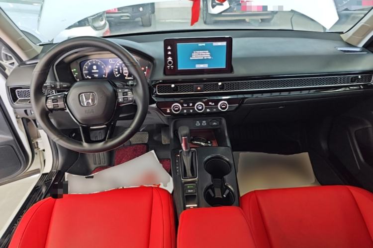Used Honda Civic 2023 240TURBO CVT Dynamic Edition Center Console
