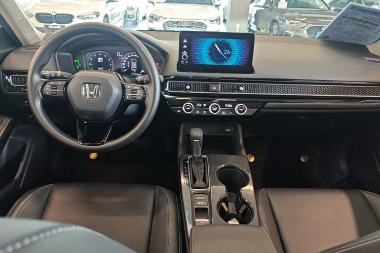 Used Honda Civic 2023 240TURBO CVT Dynamic · Center Stage Special Edition Center Console