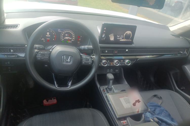 Used Honda Civic 2023 240TURBO CVT Dynamic Edition Center Console