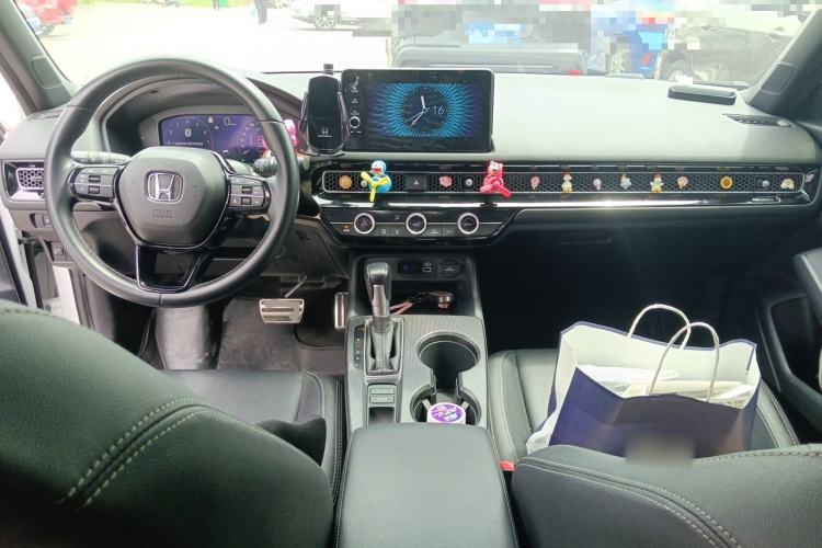 Used Honda Civic 2023 HATCHBACK 240TURBO CVT Extreme Edition Center Console