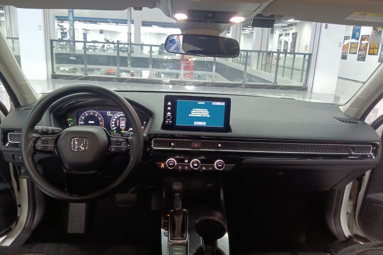 Used Honda Civic 2023 240TURBO CVT Dynamic Edition Center Console