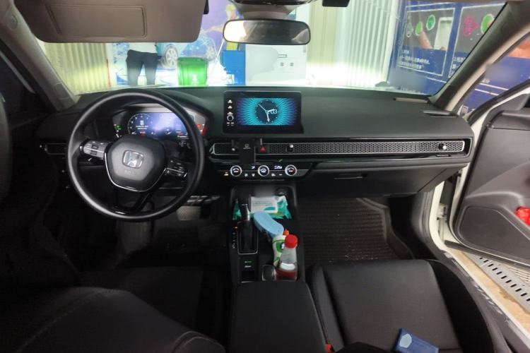 Used Honda Civic 2023 240TURBO CVT Dynamic Edition Center Console
