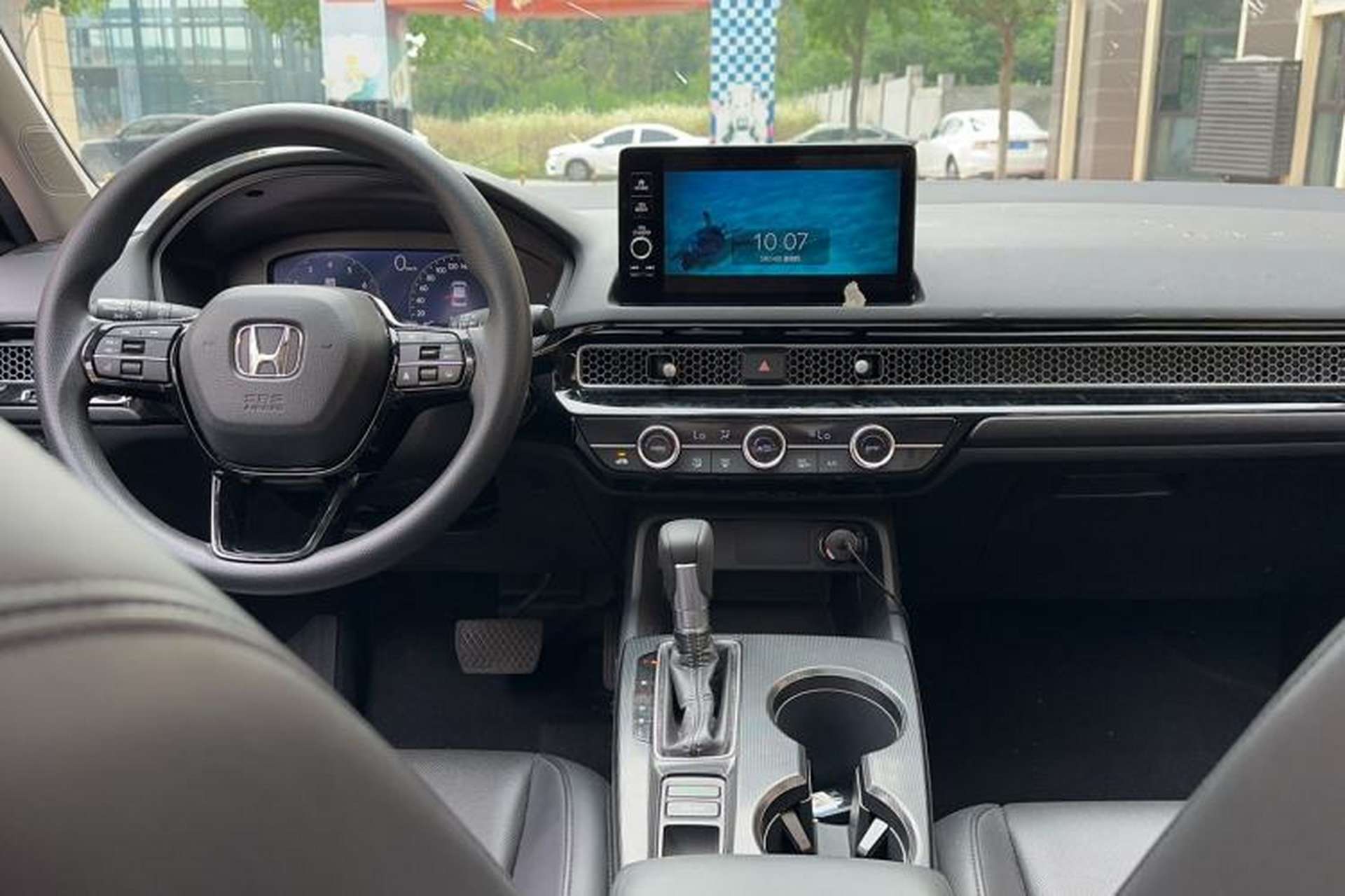 Used Honda Civic 2023 240TURBO CVT Dynamic · Center Stage Special Edition Center Console