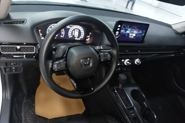 Used Honda Civic 2023 240TURBO CVT Dynamic Edition Center Console
