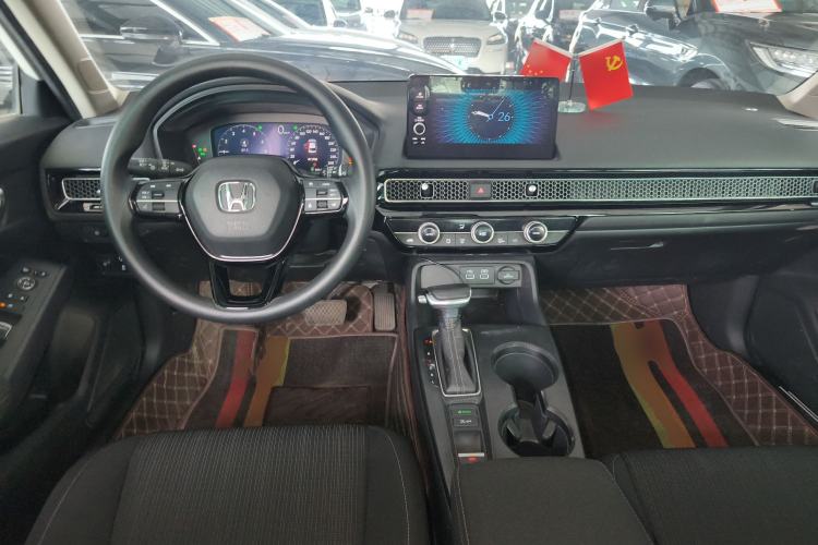 Used Honda Civic 2023 240TURBO CVT Dynamic Edition Center Console