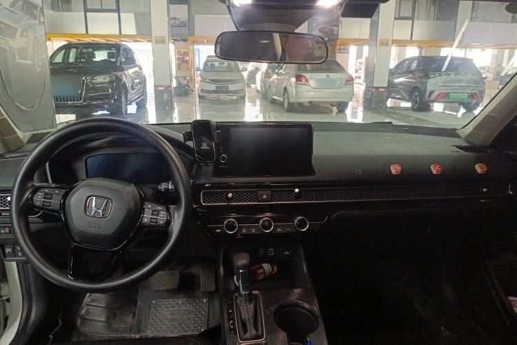 Used Honda Civic 2023 240TURBO CVT Dynamic · Center Stage Special Edition Center Console