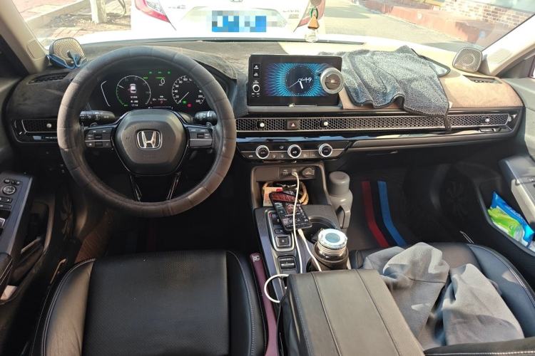 Used Honda Civic 2023 2.0L eHEV Pioneer Edition Center Console