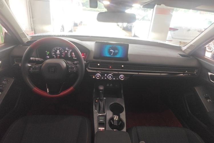Used Honda Civic 2023 240TURBO CVT Dynamic Edition Center Console