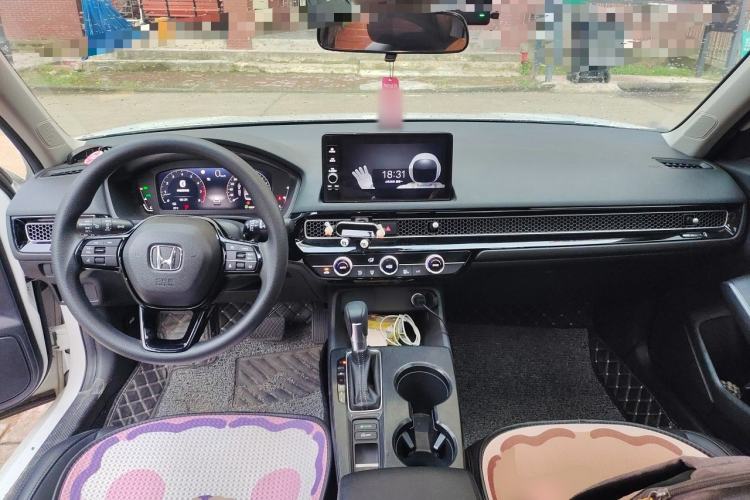 Used Honda Civic 2023 240TURBO CVT Dynamic · Center Stage Special Edition Center Console