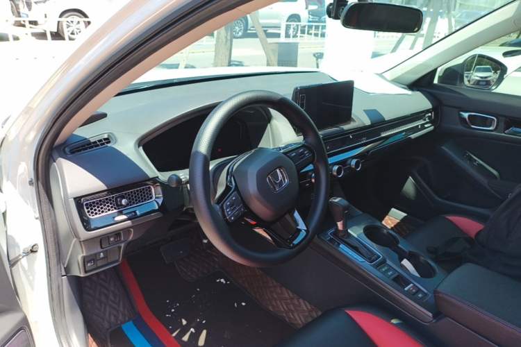 Used Honda Civic 2023 HATCHBACK 240TURBO CVT Zhiyue Edition Center Console
