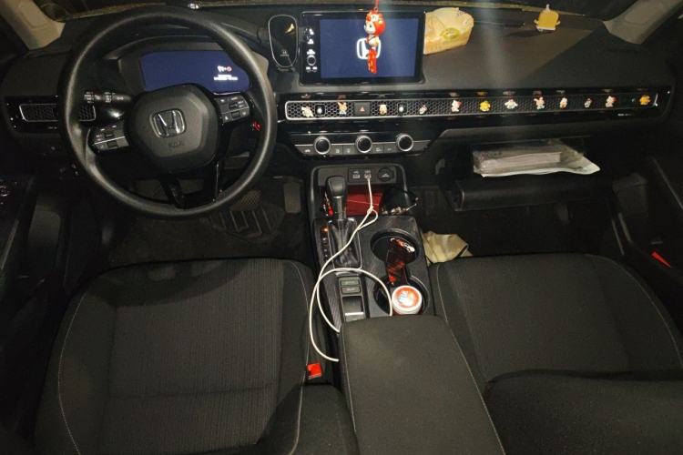 Used Honda Civic 2023 240TURBO CVT Dynamic Edition Center Console