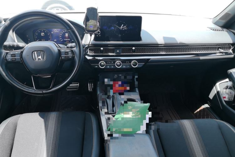 Used Honda Civic 2023 HATCHBACK 240TURBO CVT Extreme Edition Center Console