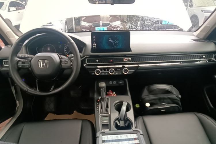 Used Honda Civic 2023 HATCHBACK 240TURBO CVT Zhiyue Edition Center Console