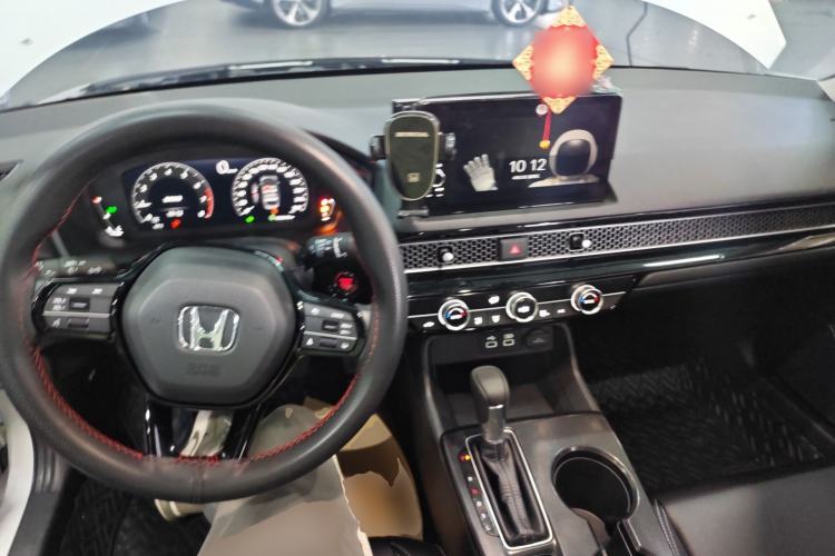 Used Honda Civic 2023 240TURBO CVT Dynamic · Center Stage Special Edition Center Console