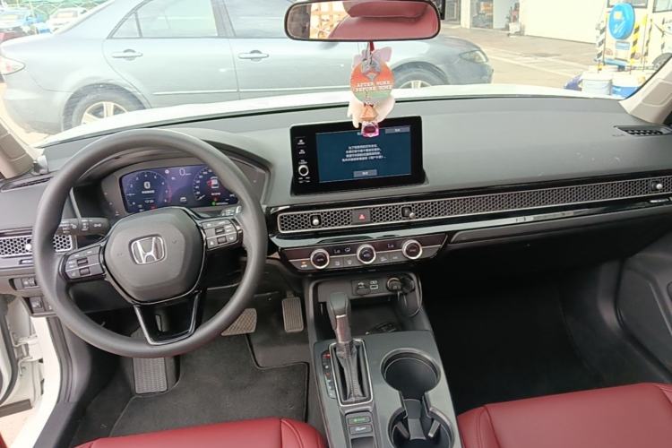 Used Honda Civic 2023 240TURBO CVT Dynamic · Center Stage Special Edition Center Console