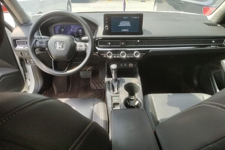 Used Honda Civic 2023 240TURBO CVT Dynamic · Center Stage Special Edition Center Console