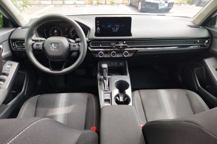Used Honda Civic 2023 HATCHBACK 240TURBO CVT Zhiyue Edition Center Console