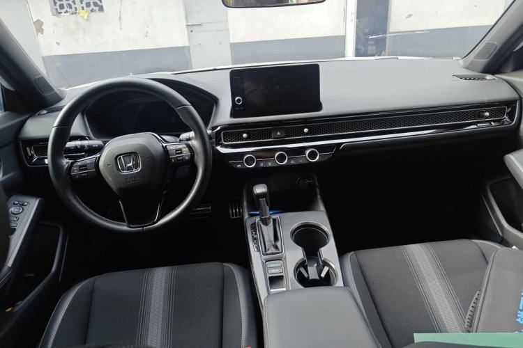 Used Honda Civic 2023 HATCHBACK 240TURBO CVT Extreme Edition Center Console