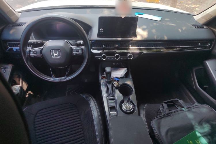 Used Honda Civic 2023 240TURBO CVT Dynamic Edition Center Console