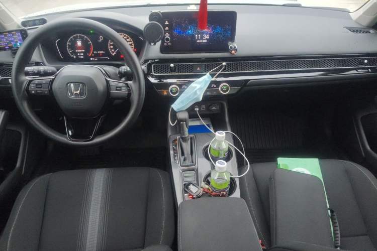 Used Honda Civic 2023 HATCHBACK 240TURBO CVT Zhiyue Edition Center Console