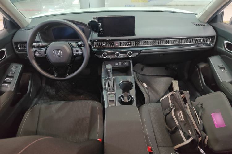 Used Honda Civic 2023 240TURBO CVT Dynamic Edition Center Console
