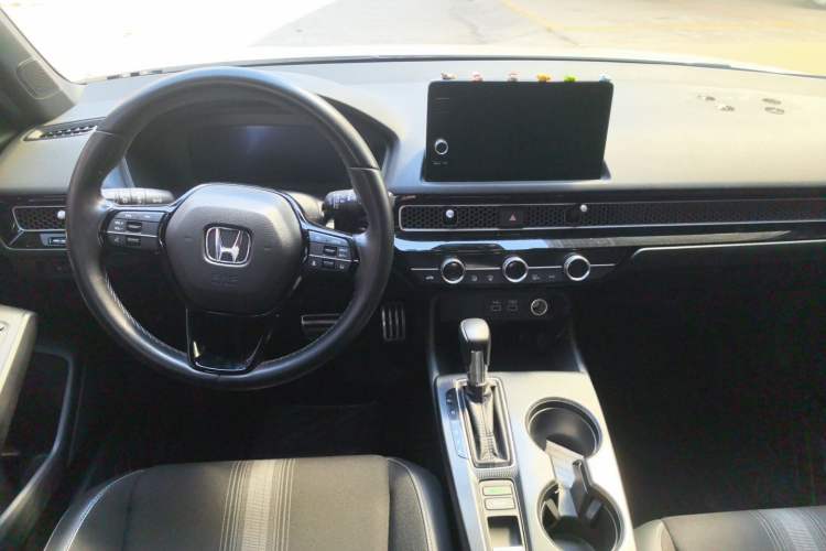 Used Honda Civic 2023 HATCHBACK 240TURBO CVT Extreme Edition Center Console