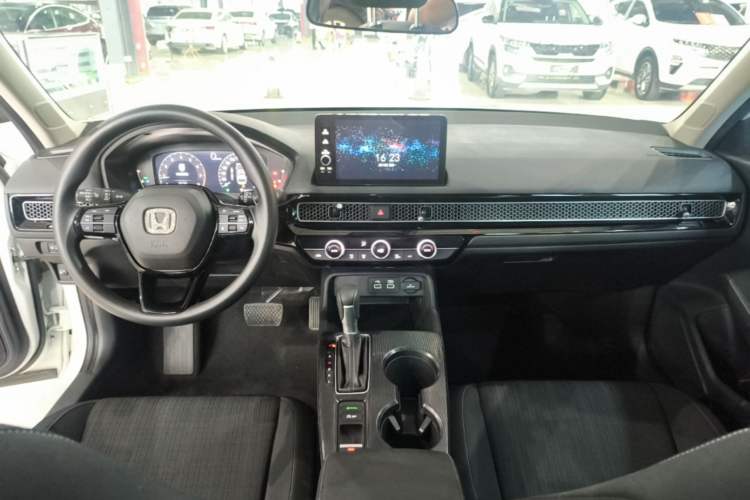 Used Honda Civic 2023 240TURBO CVT Dynamic · Center Stage Special Edition Center Console