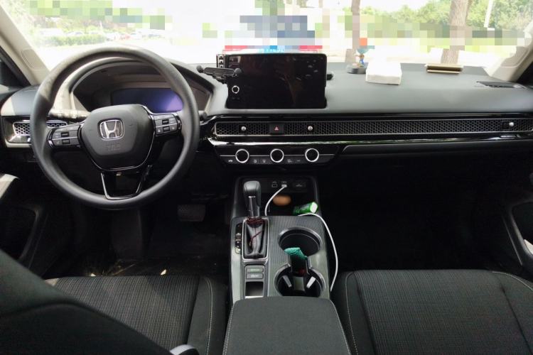 Used Honda Civic 2023 240TURBO CVT Dynamic Edition Center Console