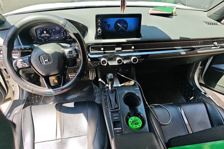 Used Honda Civic 2023 HATCHBACK 240TURBO CVT Extreme Edition Center Console