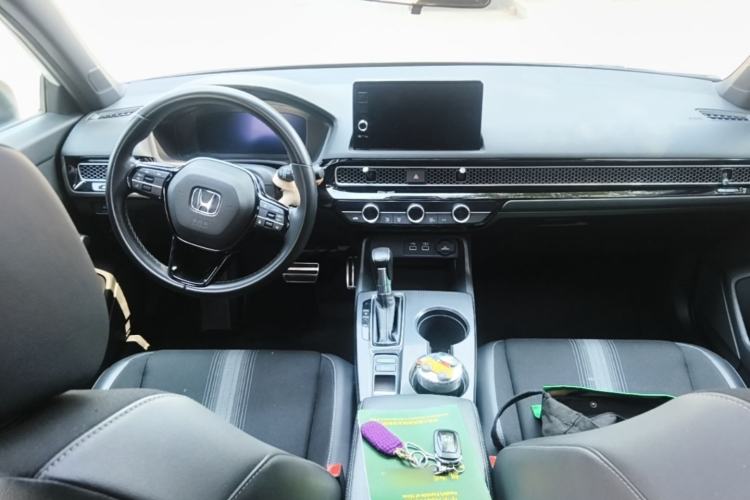 Used Honda Civic 2023 HATCHBACK 240TURBO CVT Extreme Edition Center Console