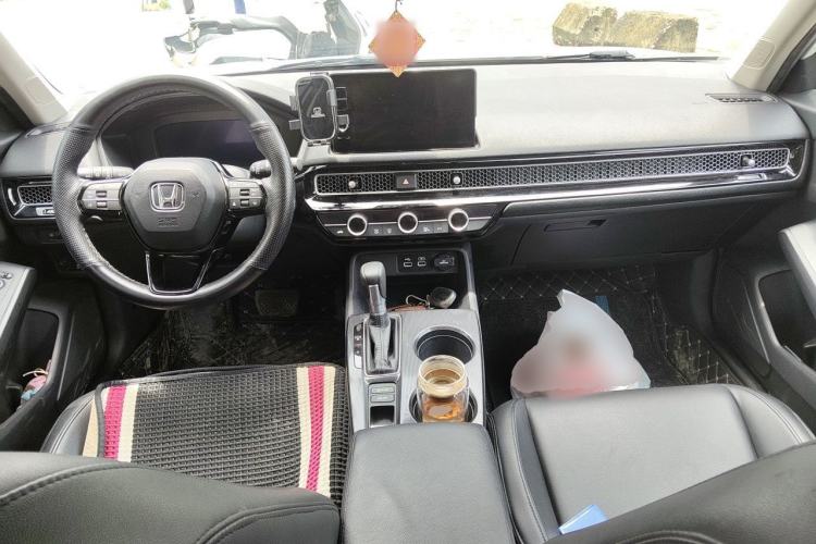 Used Honda Civic 2023 240TURBO CVT Dynamic · Center Stage Special Edition Center Console