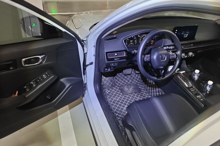Used Honda Civic 2023 HATCHBACK 2.0L eHEV Extreme Edition Driver Seat