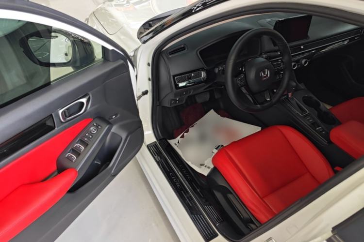 Used Honda Civic 2023 240TURBO CVT Dynamic Edition Driver Seat