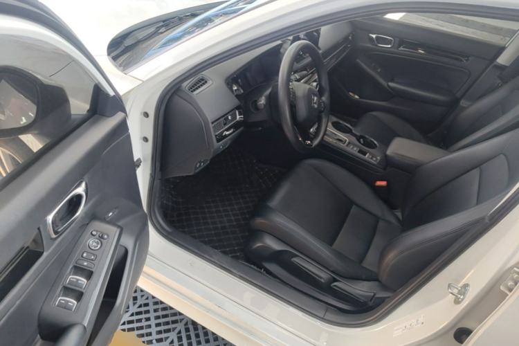 Used Honda Civic 2023 240TURBO CVT Dynamic Edition Driver Seat