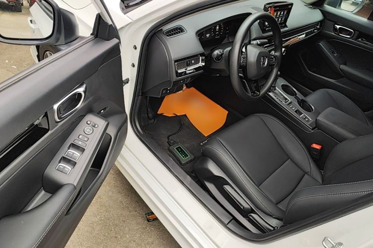Used Honda Civic 2023 240TURBO CVT Dynamic · Center Stage Special Edition Driver Seat