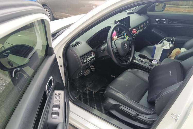 Used Honda Civic 2023 HATCHBACK 240TURBO CVT Extreme Edition Driver Seat