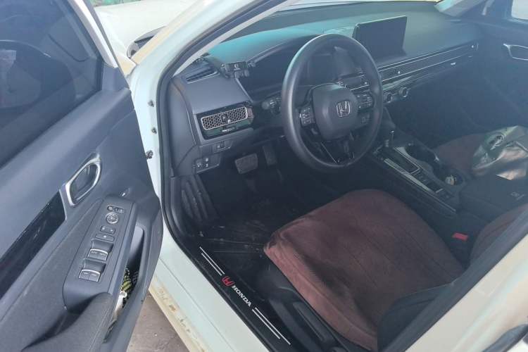 Used Honda Civic 2023 240TURBO CVT Dynamic Edition Driver Seat