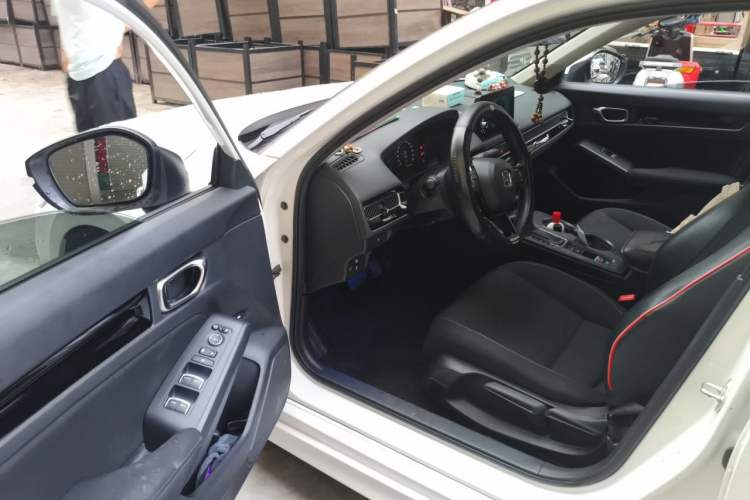 Used Honda Civic 2023 240TURBO CVT Dynamic Edition Driver Seat