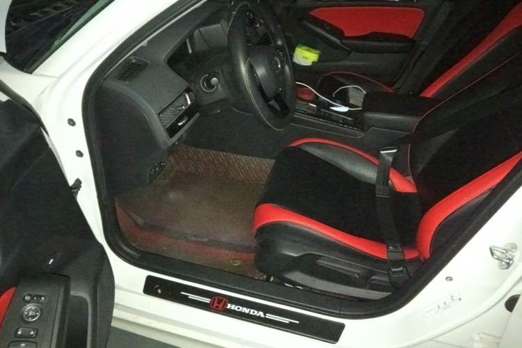 Used Honda Civic 2023 240TURBO CVT Dynamic Edition Driver Seat