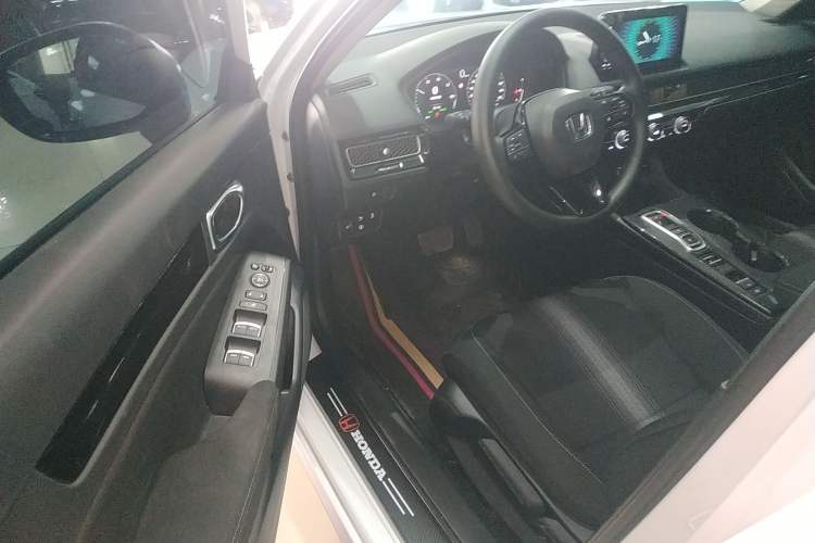 Used Honda Civic 2023 HATCHBACK 2.0L eHEV Extreme Edition Driver Seat