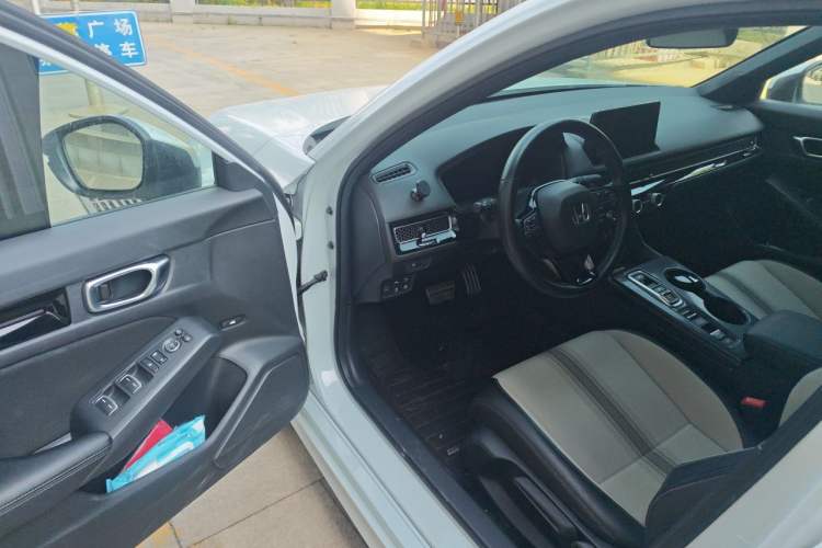 Used Honda Civic 2023 2.0L eHEV Sharp Edition Driver Seat