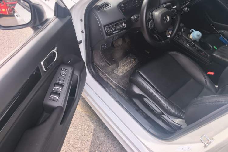 Used Honda Civic 2023 240TURBO CVT Dynamic Edition Driver Seat