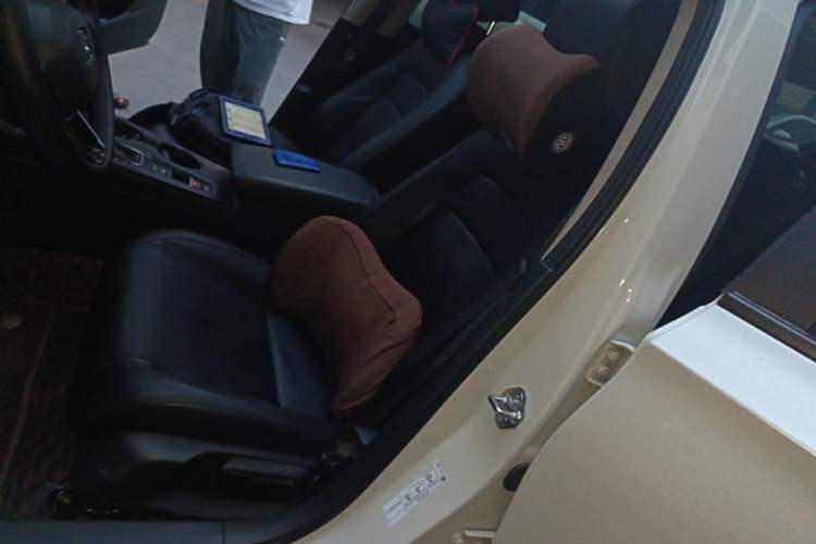 Used Honda Civic 2023 240TURBO CVT Dynamic · Center Stage Special Edition Driver Seat